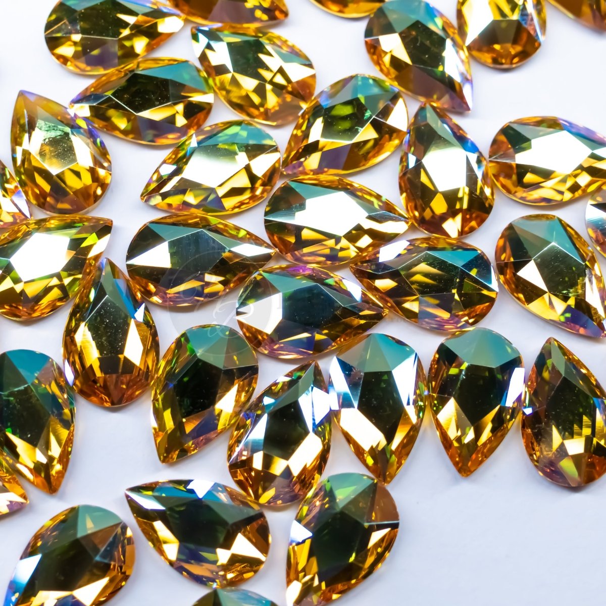 Pear | Light Topaz Shimmer | Serinity Rhinestones Non Hotfix - Hey Beautiful Nail Supplies