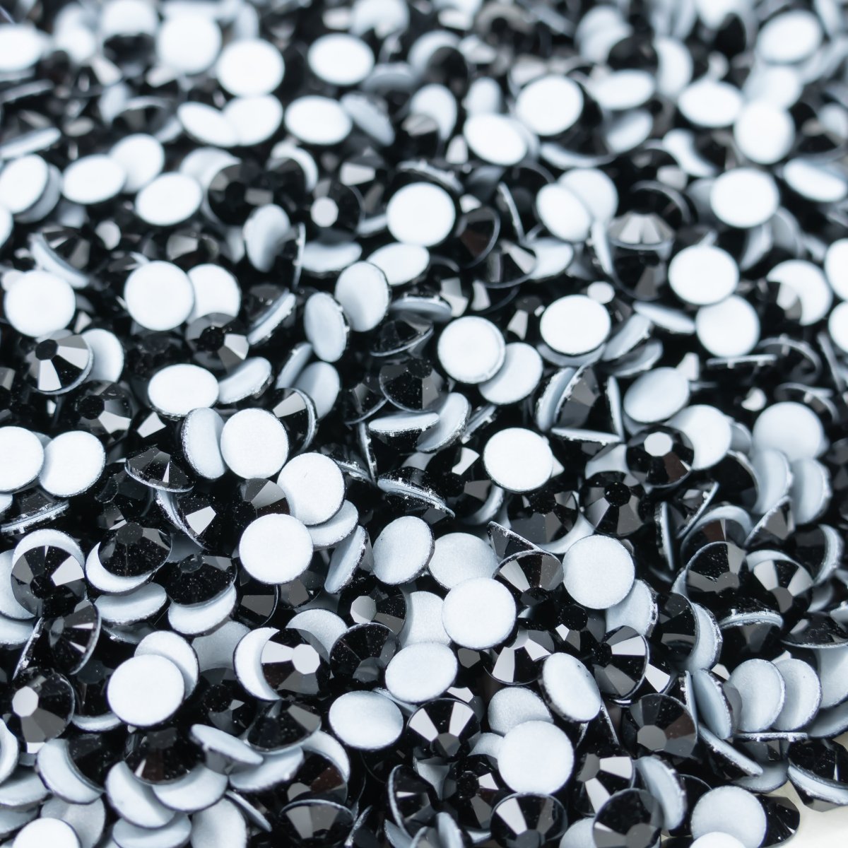 Jet (Black) | Preciosa MAXIMA | Round Flatback | Non Hotfix - Hey Beautiful Nail Supplies